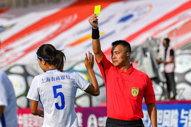 2026十堰马拉松鸣枪开跑 上万跑者领略“山水车城”